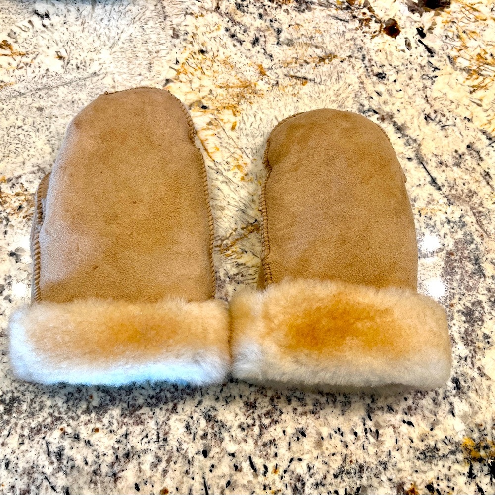 Genuine sheepskin Womens mittens